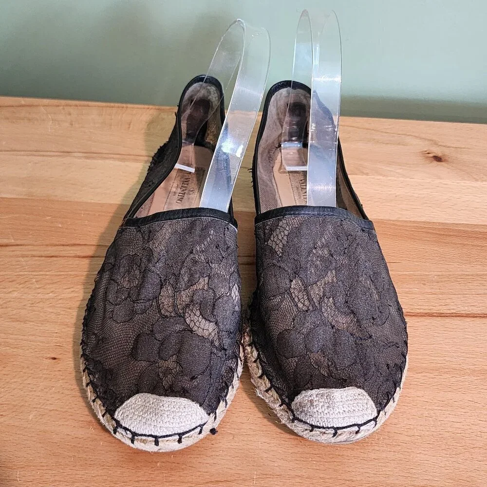 Valentino Garavani Black Lace Espadrille Loafers Flats Lighweight Designer sz 37